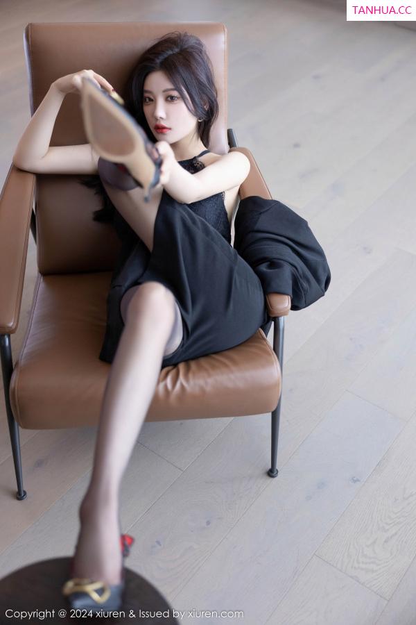 杨晨晨 sugar小甜心CC [XiuRen]高清写真图 2024.09.20 No.9190 杨晨晨Yome 黑丝美腿第32张图片